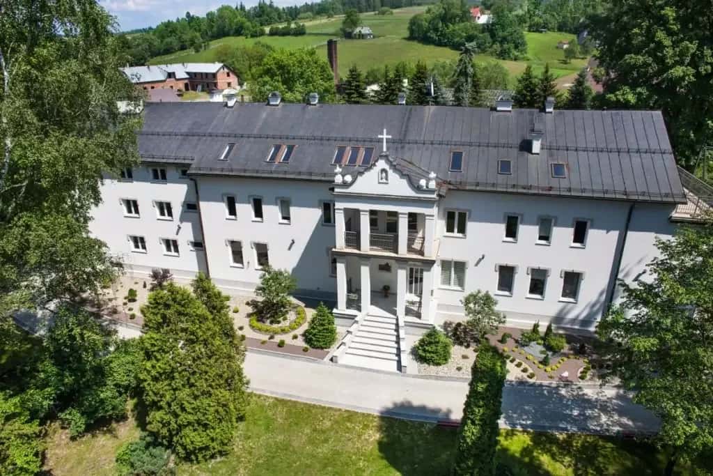Pałac Seniora „Stary Klasztor” w Rokicinach Podhalańskich