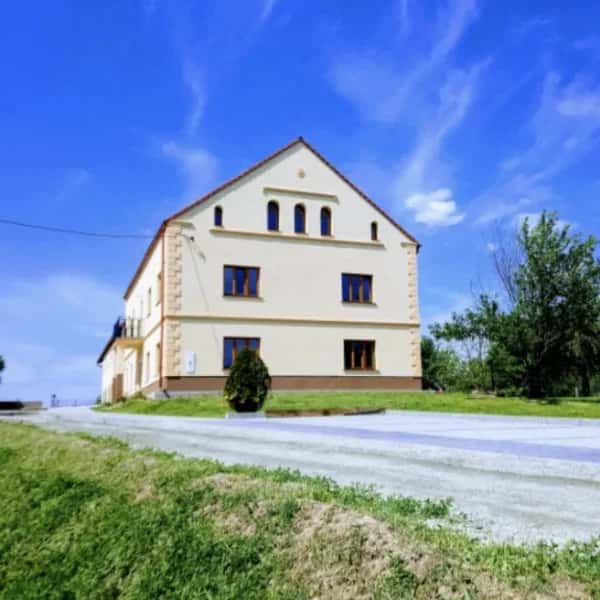 Dom Kwitnącej Jesieni w Starym Lesie
